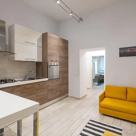 A 20 Gradini Dai Musei Vaticani